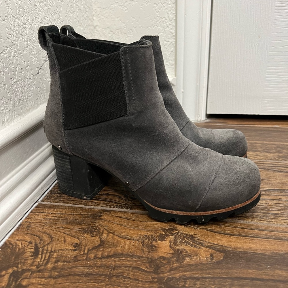 Healed Sorel boots size 7.5
